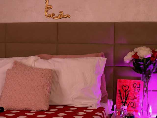 KyraCase live cam on BongaCams