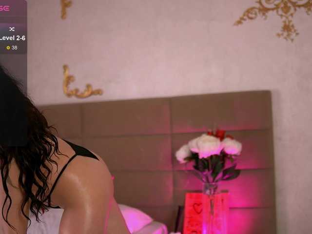 KyraCase live cam on BongaCams