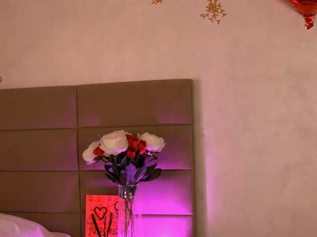 KyraCase live cam on BongaCams