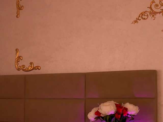 KyraCase live cam on BongaCams