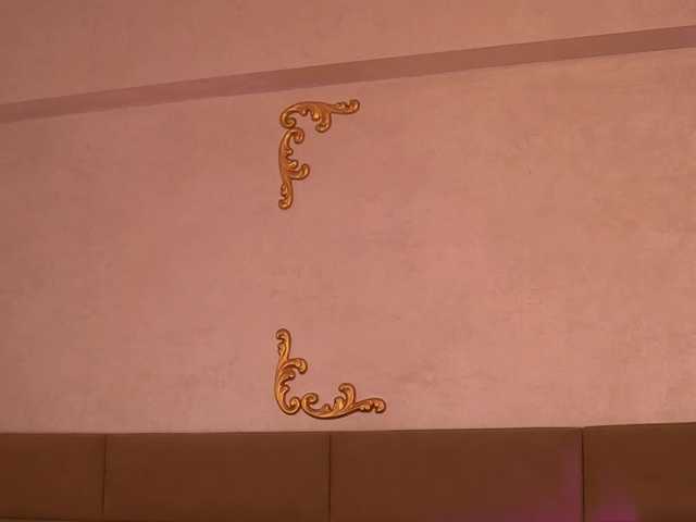KyraCase live cam