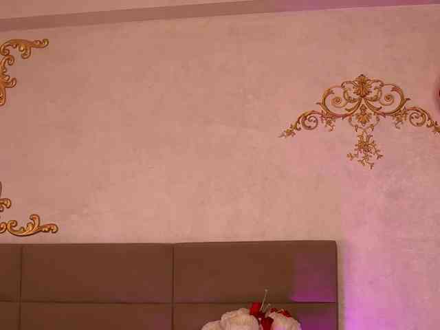 kyracase's live room