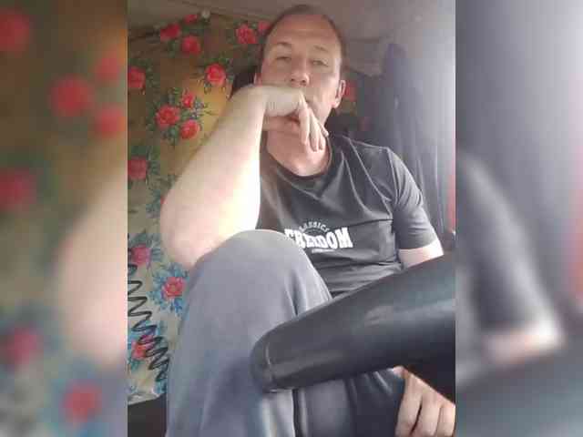 Korobok15 Live Webcam on BongaCams