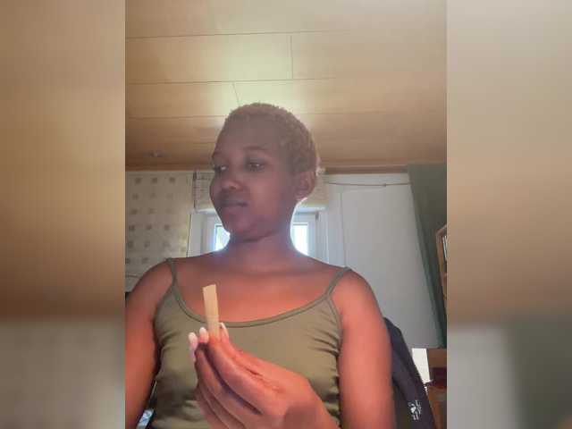 LiZ3's BongaCams show and profile