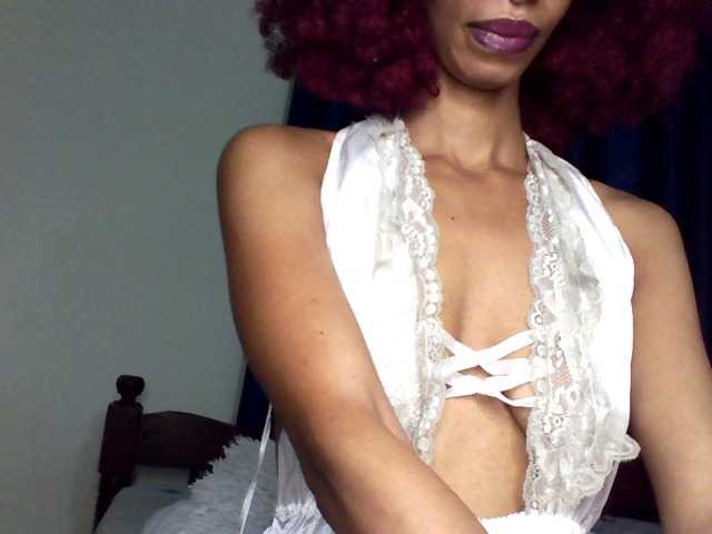 Velveet's BongaCams show and profile