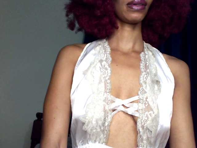 Velveet's BongaCams show and profile