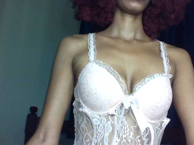 Velveet's BongaCams show and profile