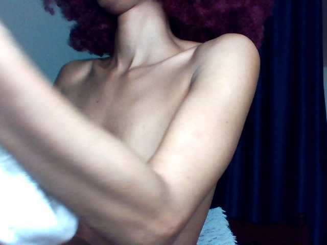 Velveet's BongaCams show and profile