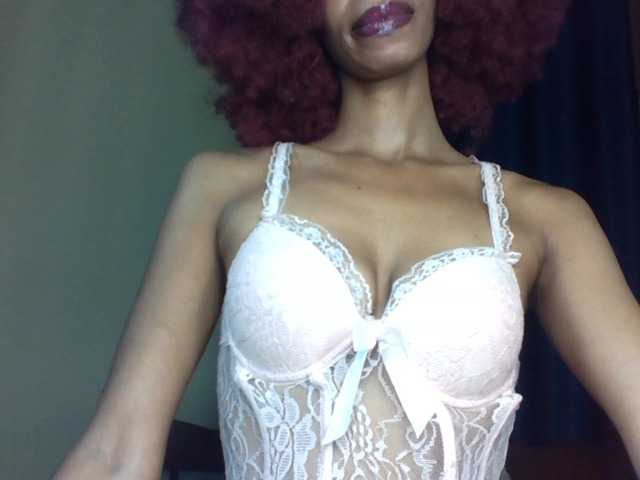 Velveet's BongaCams show and profile