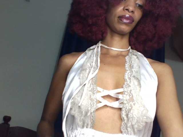 Velveet's BongaCams show and profile