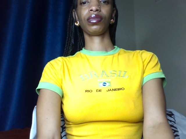Velveet live cam on BongaCams