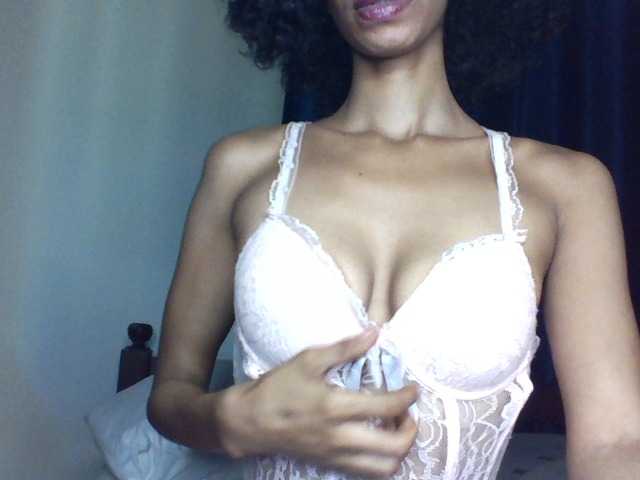 Velveet's BongaCams show and profile