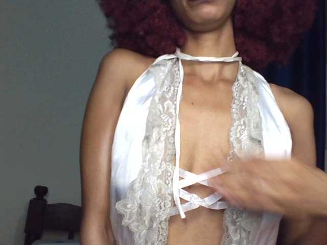 Velveet's BongaCams show and profile