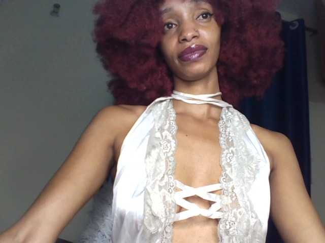 Velveet's BongaCams show and profile