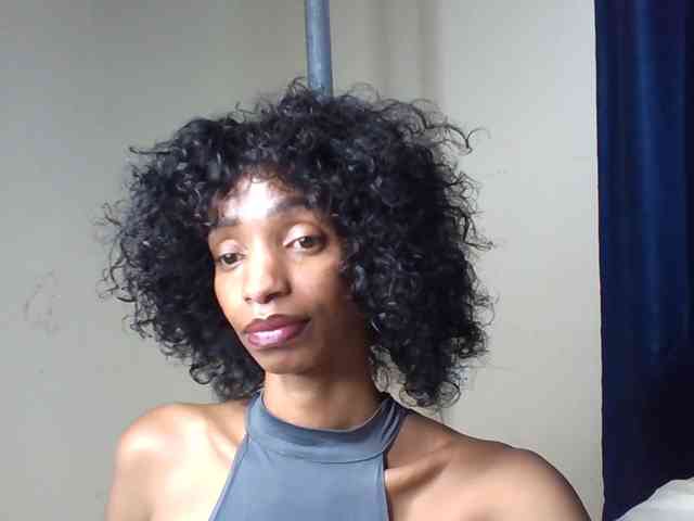 Model: Velveet