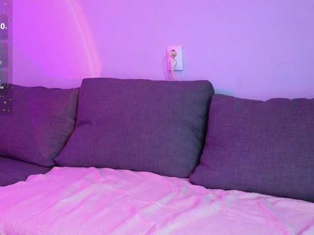 KiraBriis live cam on BongaCams