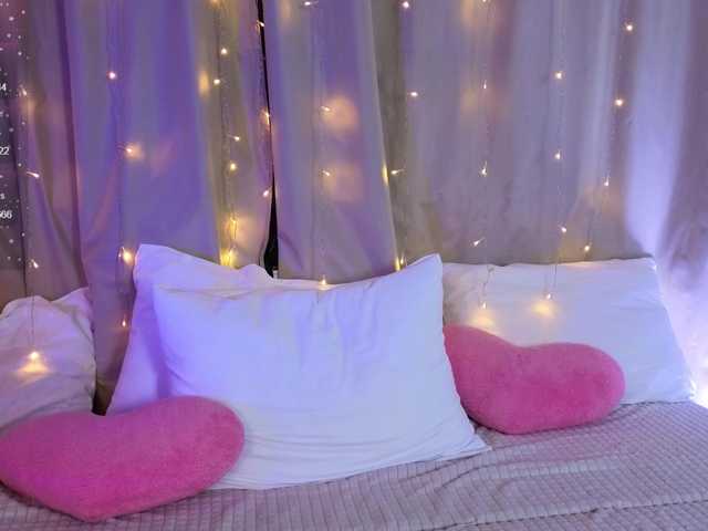 KiraBriis's BongaCams show and profile