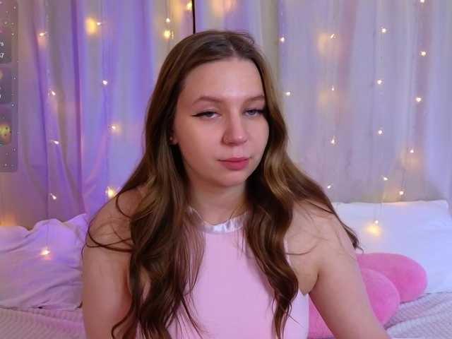 KiraBriis's BongaCams show and profile