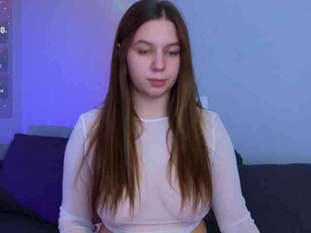 KiraBriis webcam