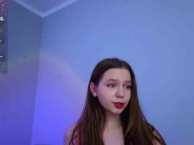 KiraBriis webcam