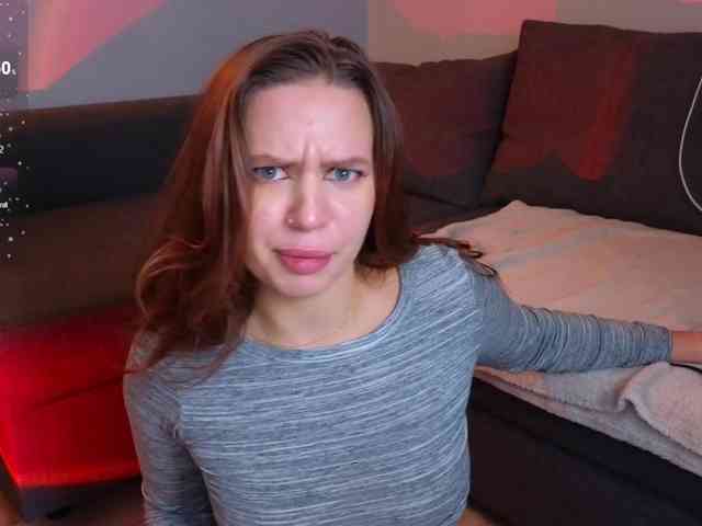 KiraBriis webcam