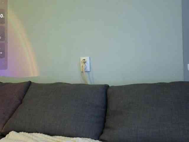 KiraBriis webcam