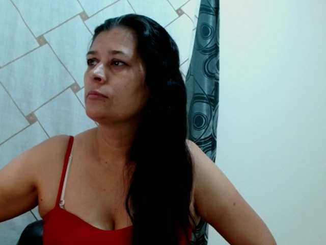 Adrianamilf live cam on BongaCams