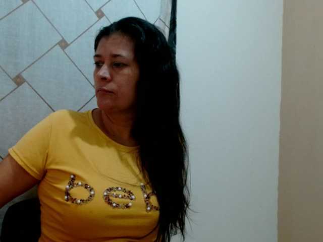Adrianamilf live cam on BongaCams