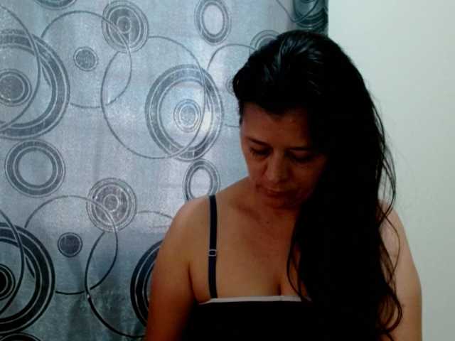 Adrianamilf live cam on BongaCams