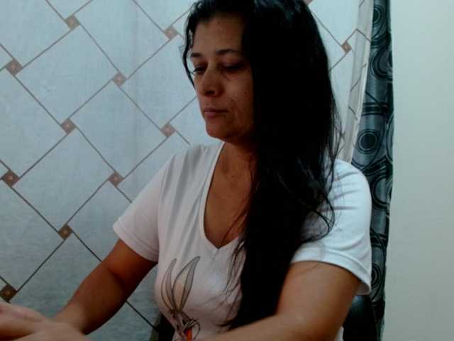 Adrianamilf live cam preview