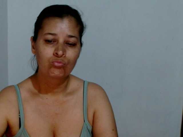 Adrianamilf — bongacams
