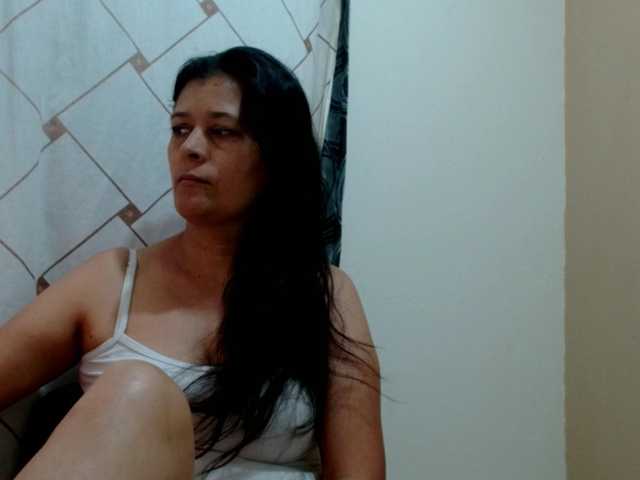 Adrianamilf live cam preview
