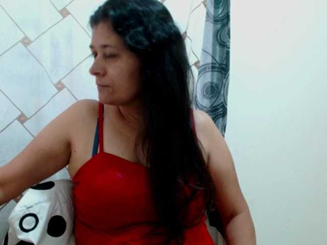 Adrianamilf live cam on BongaCams
