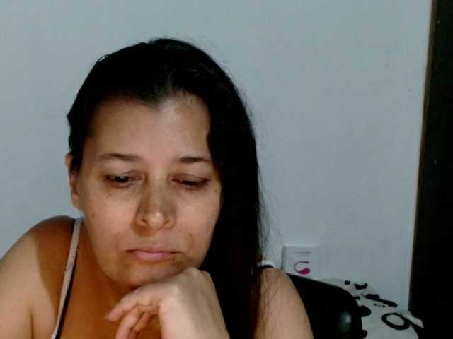 Adrianamilf live cam on BongaCams