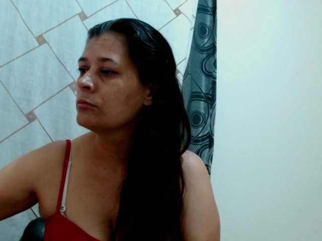 Adrianamilf live cam preview