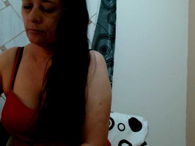 Adrianamilf live cam preview