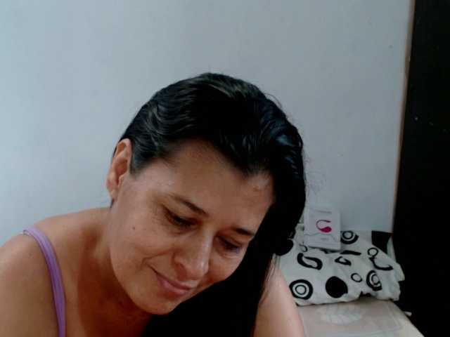 Adrianamilf live webcam show