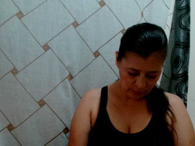 Adrianamilf live cam on BongaCams