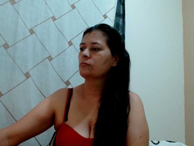 Adrianamilf live cam preview