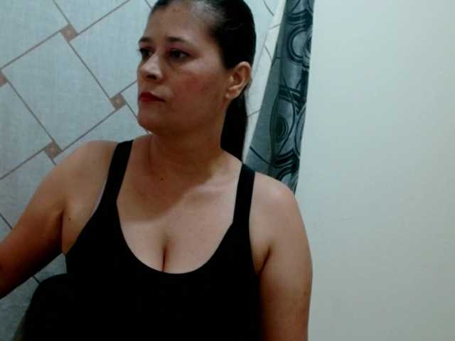 Adrianamilf live cam on BongaCams