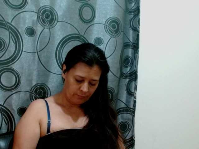 Adrianamilf live cam on BongaCams