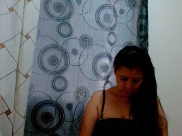 Adrianamilf live cam on BongaCams