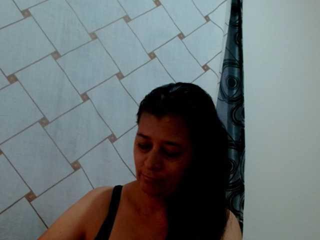 Adrianamilf live cam preview