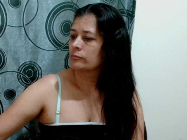 Adrianamilf live cam