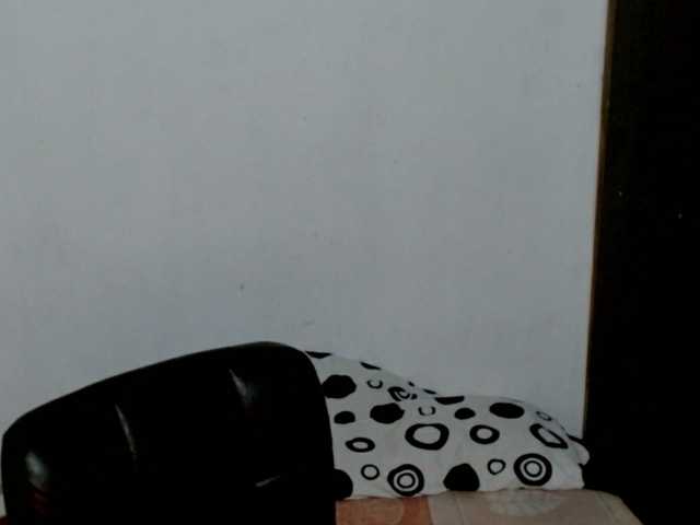 Adrianamilf live cam on BongaCams