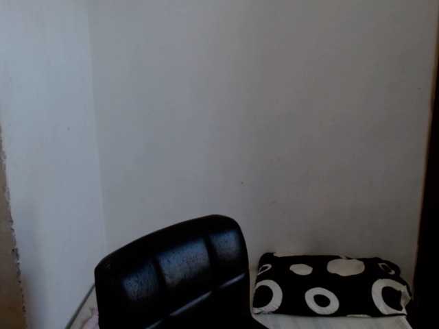 Adrianamilf live cam on BongaCams