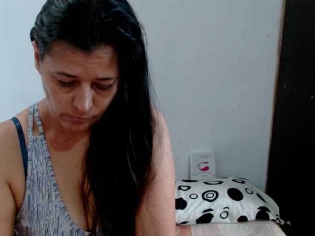 Adrianamilf live cam on BongaCams