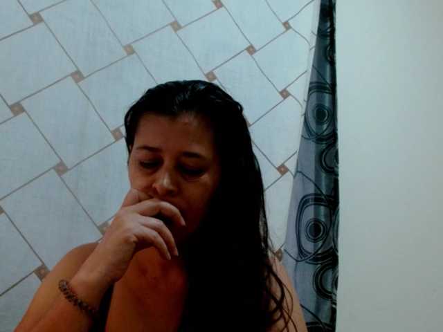 Adrianamilf live cam preview