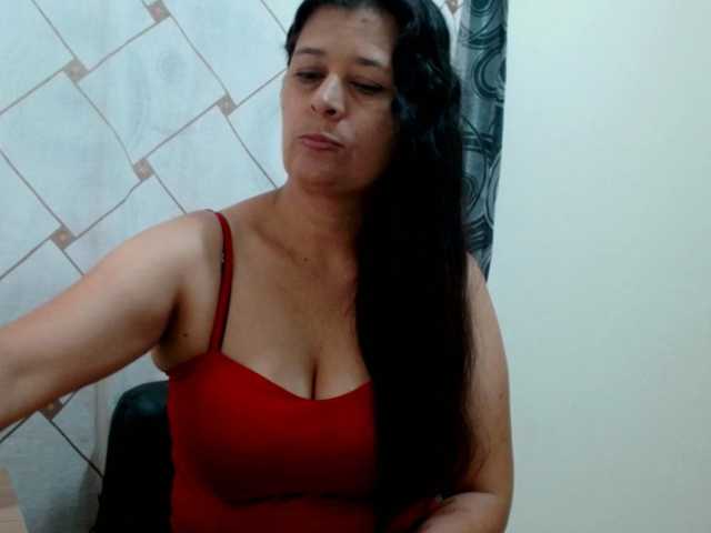 Adrianamilf live cam preview