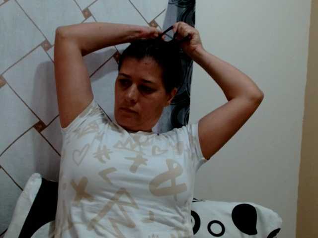 Adrianamilf live cam on BongaCams